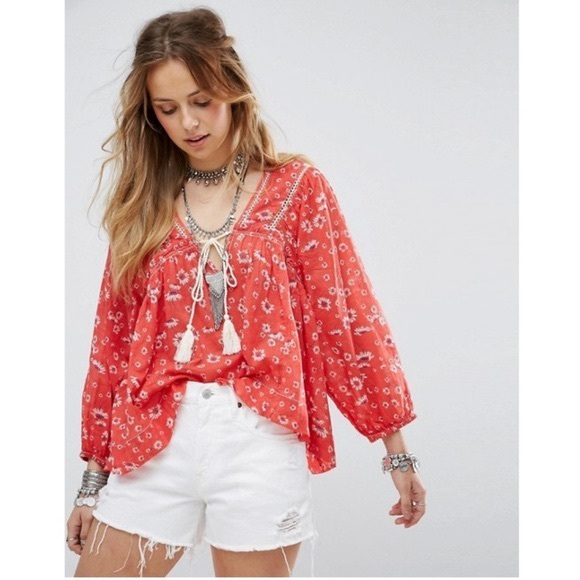 Free People Tops - NWOT Free People daisy print red peasant blouse
